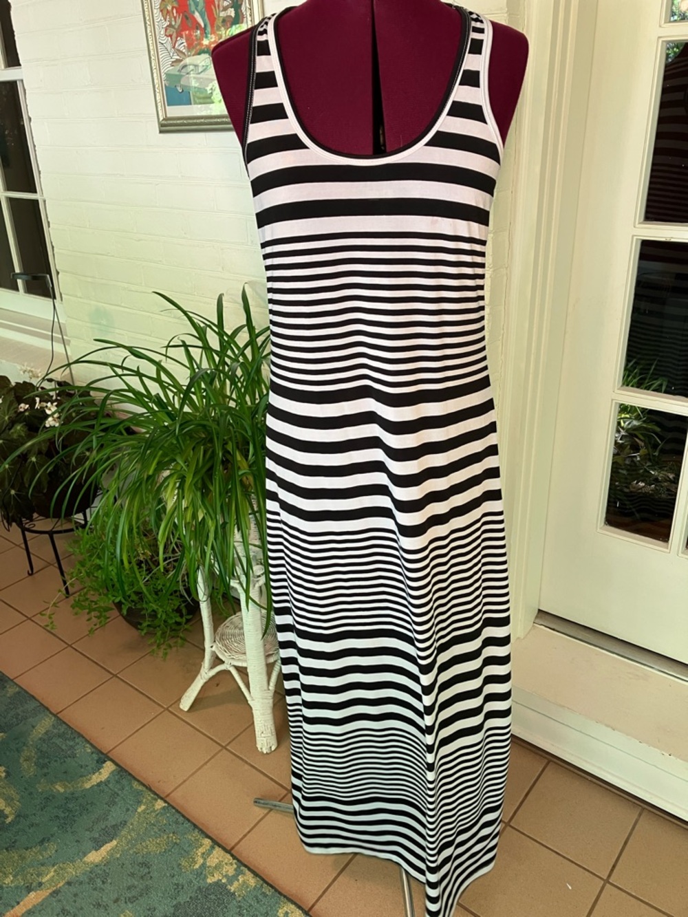 Apt. 9 Black and White Striped Scoop-Neck Maxi Dress